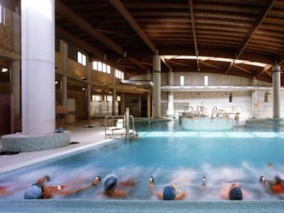 Piscina del espacio Termalium del balneario de Archena (Murcia).