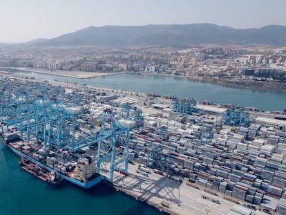 Imagen aérea del puerto de Valencia.