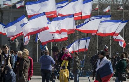 Manifestación prorrusa en Simferópol, la víspera del referéndum.