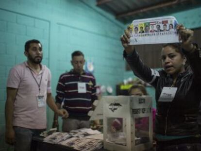 Según los primeros resultados oficiales, el candidato izquierdista aventaja al actual presidente hondureño por 5 puntos, con el 57% de las mesas escrutadas