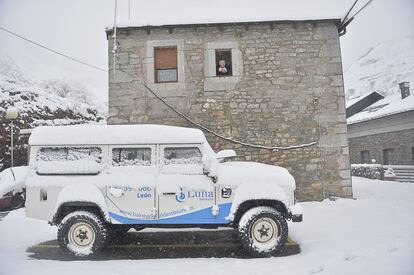 Nieve en la localidad leonesa de Caldas de Luna, León.