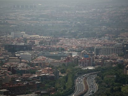 La B-23 al seu pas per Esplugues i Sant Joan Despí.