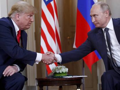 Donald Trump y Vladimir Putin durante un encuentro en Helsinki en 2018.