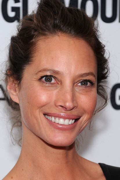 Christy Turlington Burns (1969) - Modelo. Adems de ser una reconocida supermodelo, ha creado y producido el documental No llores mujer donde ella misma relata los problemas que tienen las mujeres en distintos lugares del mundo durante el embarazado y el parto.