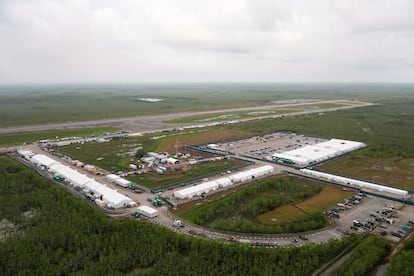 Inicio de la instalación del nuevo centro de detención "Alligator Alcatraz," en Florida, el 4 de julio de 2025.