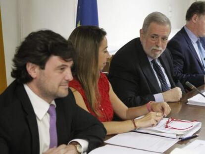 El secretario de Estado de Administraciones P&uacute;blicas, Antonio Beteta (3i), durante la reuni&oacute;n de la Mesa General de la Administraci&oacute;n General del Estado (AGE) celebrada la pasada semana en Madrid. 