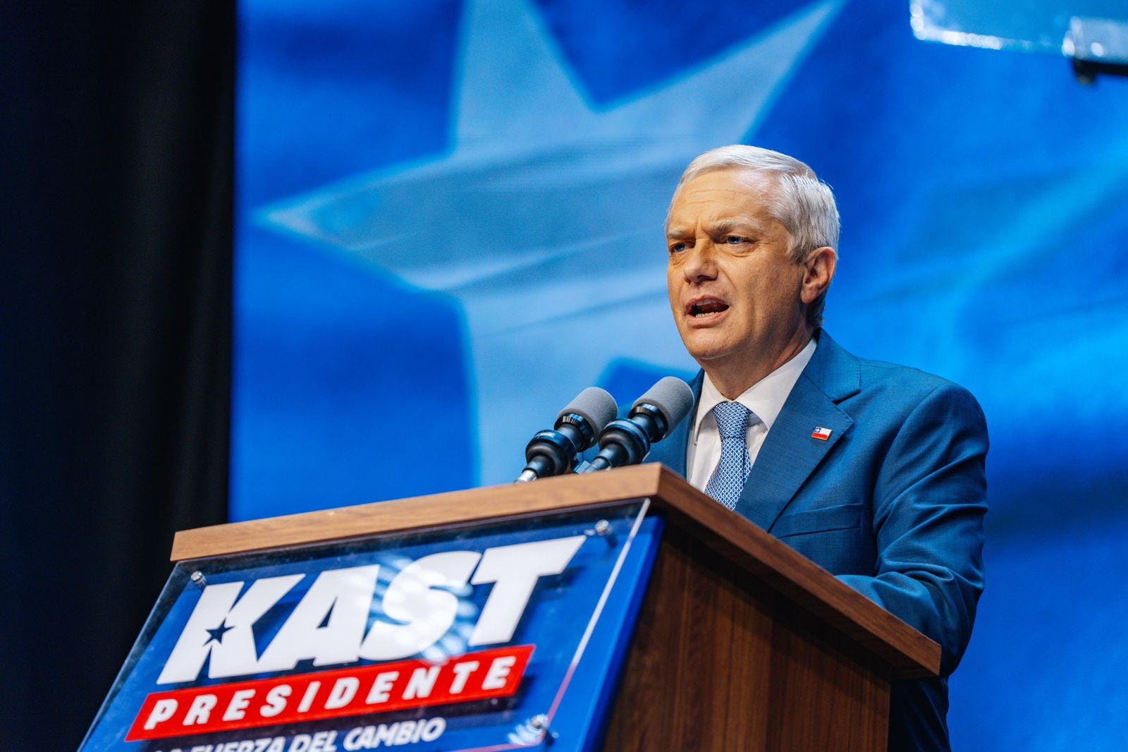 Petro repudia con dureza la elección de Kast en Chile: “Jamás le daré la mano a un nazi”