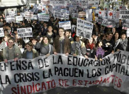 Jóvenes en la manifestación de Madrid contra la reforma del sistema universitario europeo