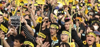 Protestas en la revoluci&oacute;n de los girasoles, en marzo pasado.