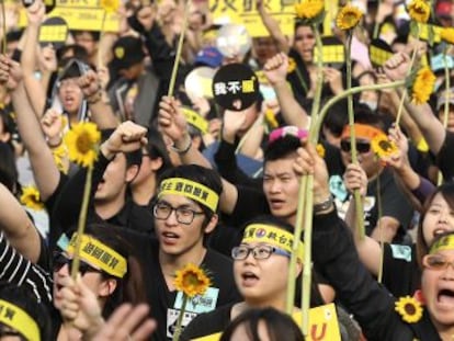 Protestas en la revoluci&oacute;n de los girasoles, en marzo pasado.