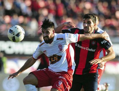 Una escena del &uacute;ltimo cl&aacute;sico, ganado por San Lorenzo por 1 a 0.