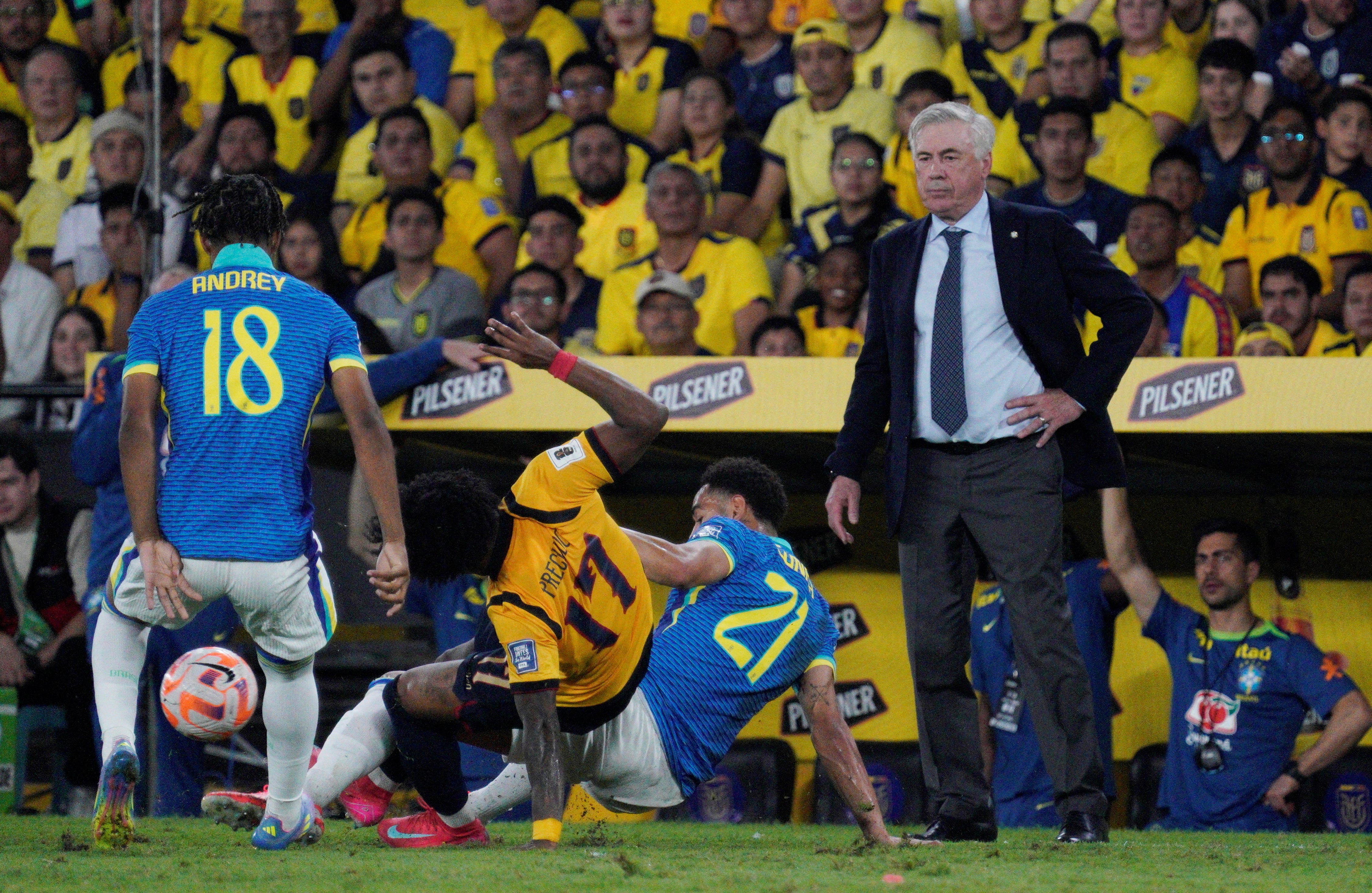 Pacho nubla el debut de Carlo Ancelotti con Brasil Publicado por Deportes en EL PAÍS