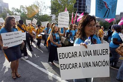 Marcha en apoyo de los derechos de los afectados por el sida, ayer, en Toronto.