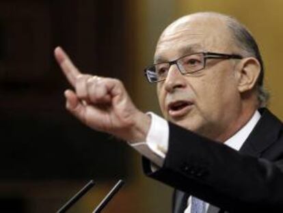 El ministro de Hacienda y Administraciones Públicas, Cristóbal Montoro, durante su intervención en la sesión de control al Gobierno.