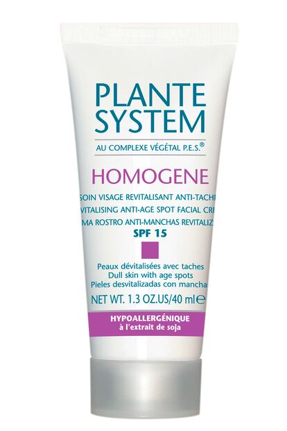 Homogene es el nombre de la crema del rostro antimanchas de la firma Plante System. Es ideal contra las manchas solares, para iluminar las pieles envejecidas y se pude aplicar en el rostro o el escote. Tiene, además, un SPF15 para evitar que surjan manchas nuevas por acción del sol. Tiene un precio de 24,70 euros y se encuentra en farmacias y parafarmacias.