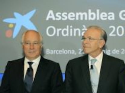 El presidente y el vicepresidente y Consejero Delegado del Consejo de Administraci&oacute;n de la Caixa, Isidro Fain&eacute; Casas (d) y Juan Mar&iacute;a Nin G&eacute;nova(i), respectivamente, al inicio de la asamblea general extraordinaria de la Caixa 