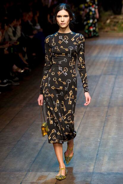 Dolce & Gabbana propone este vestido de llaves infinitas.