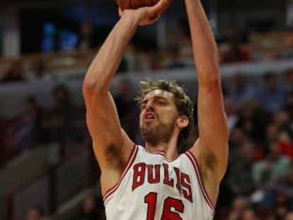 Pau Gasol de los Chicago Bulls en un partido contra los Sacramento Kings.