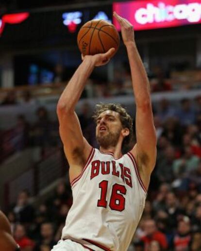 Pau Gasol de los Chicago Bulls en un partido contra los Sacramento Kings.