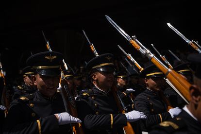 El Día de la Independencia de Colombia es uno de los festivos más importantes de 2023. Este año marca el 213 aniversario del acontecimiento que involucró la participación de las distintas regiones del país, incluyendo a personas afrodescendientes, personas indígenas, mujeres y extranjeros. 