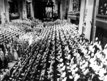 Ceremonia durante el Concilio Vaticano II, celebrado entre 1962 y 1965.