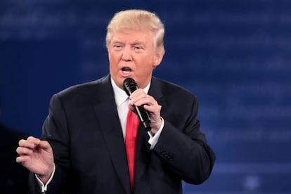 Donald Trump, durante el segundo debate televisado de las presidenciales de EEUU.