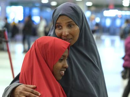 Duas somalis no aeroporto de Nova York, na semana passada.