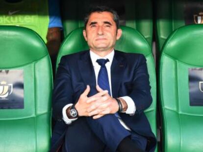 El equipo se ha aburguesado y ha perdido un estilo reconocible, ya no alcanza con Messi, a Valverde se le ve superado y la directiva mira y consiente