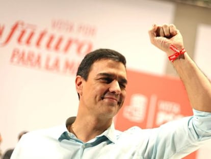 El secretario general del PSOE y candidato a la Presidencia del Gobierno, Pedro S&aacute;nchez, durante su intervenci&oacute;n en un mitin celebrado en A Coru&ntilde;a. 