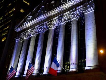 La Bolsa de Nueva York con una bandera francesa