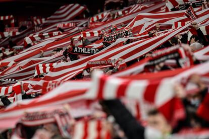 Aficionados del Athletic, en San Mamés, durante un partido de la Copa del Rey de la última temporada.