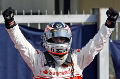 Fernando Alonso celebra su triunfo en Monza