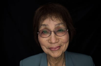 Emiko Okada, de 79 años, estaba a unos 2.8 kilómetros (1.7 millas) de la zona cero y sufrió heridas severas en el bombardeo, en el que falleció su hermana.