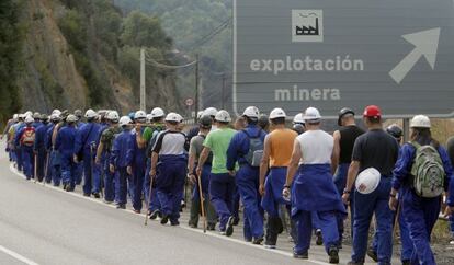 Marcha de mineros del carbón desde Villablino a León para exigir el pago de salarios