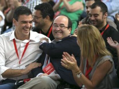 Los líderes del PSOE, Pedro Sánchez (izquierda), y del PSC, Miquel Iceta.