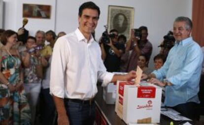 Pedro Sánchez vota esta mañana en Madrid.
