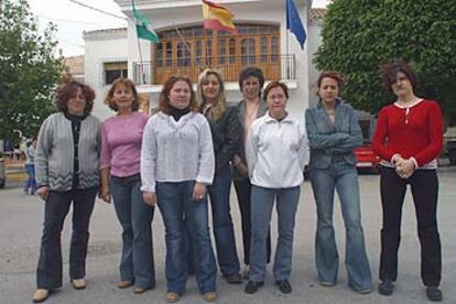 Ocho de las mujeres que componen la lista del Partido Andalucista en el municipio almeriense de Taberno.