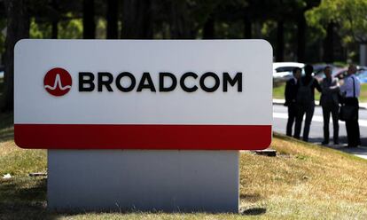 Logotipo de Broadcom en sus oficinas de San Jose (California).