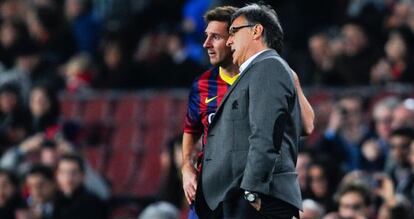 Tata Martino y Messi durante el encuentro de Copa frente al Getafe.
