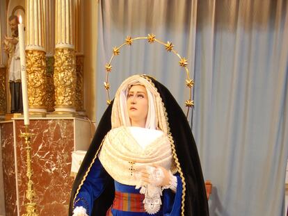 La Virgen se levanta