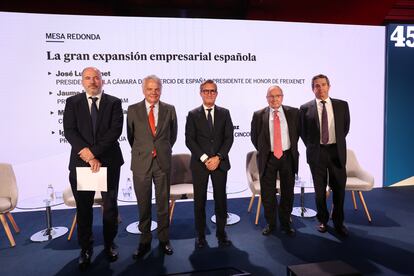 Miguel Jiménez, exdirector de CincoDías y corresponsal de EL PAÍS en EE.UU.; Ignacio Garralda. presidente de Mutua Madrileña; Jaume Miquel, presidente de Tendam; José Luis Bonet. presidente de la Cámara de Comercio de España y presidente de honor de Freixenet y Miguel Tomás Arrufat, CEO de UNIR.