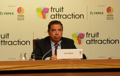 El ministro de Agricultura, Luis Planas, anunció este jueves, durante la inauguración de Fruit Attraction, que este año se celebra en formato telepresencial, que el Gobierno aprobará en breve un real decreto de ayudas al sector de la flor cortada.