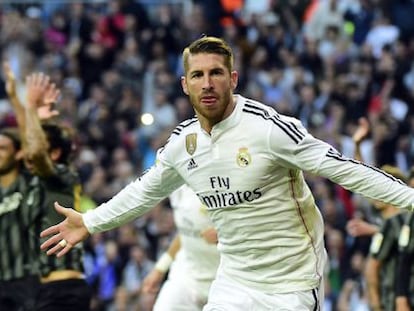 Sergio Ramos celebra el primer gol.