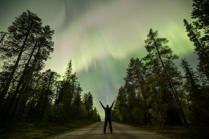 La Aurora Borealis es vista sobre el cielo en Laponia (Finlandia).