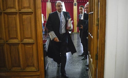 El exfiscal Florentino Delgado durante el juicio al expresidente de la Diputación de Ourense, José Luis Baltar, en julio de 2014.