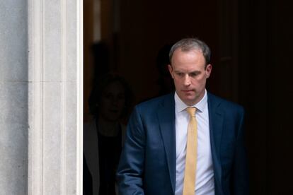 El ministro de Exteriores, Dominic Raab, abandona este martes Downing Street.