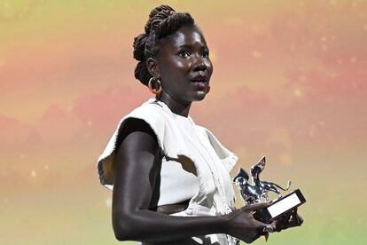 Alice Diop, con el León de Plata - Gran Premio del Jurado, por 'Saint-Omer'.