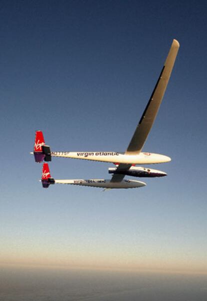 El Global Flyer, poco después de despegar de Cabo Cañaveral.