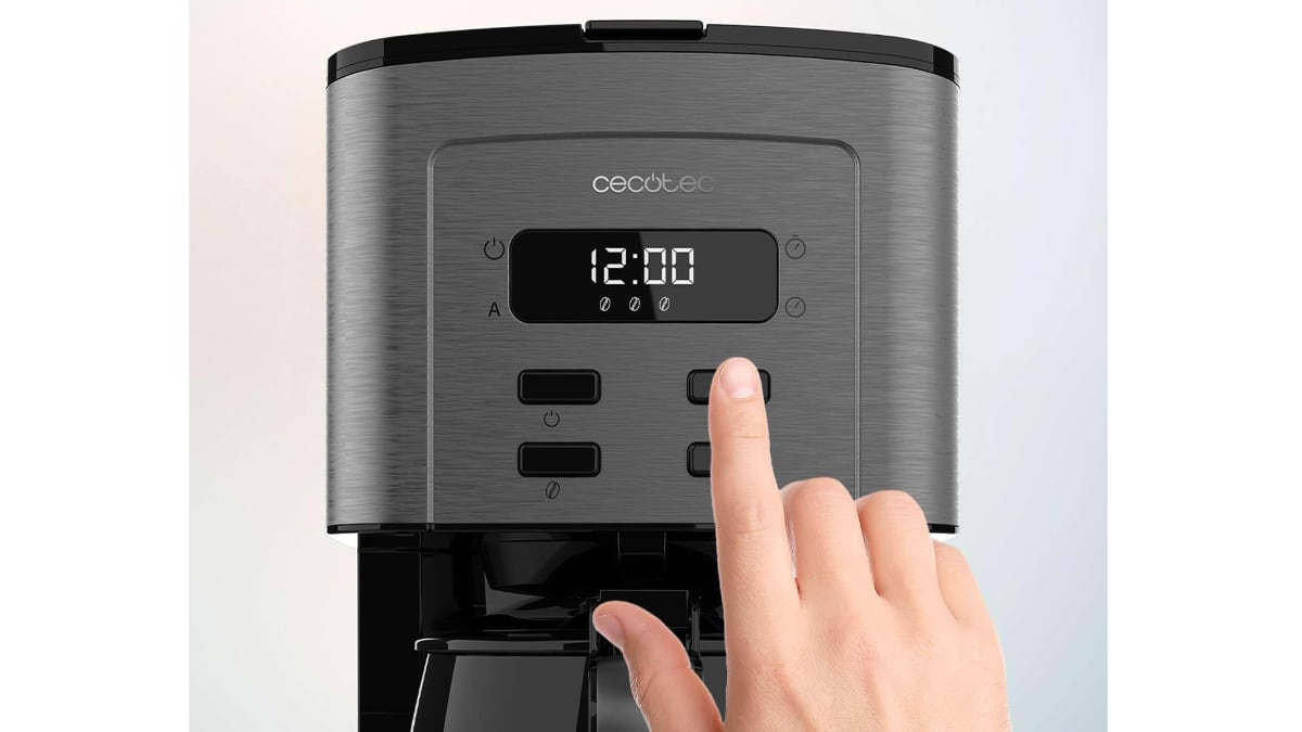 La cafetera de goteo de Cecotec se puede programar fácilmente.