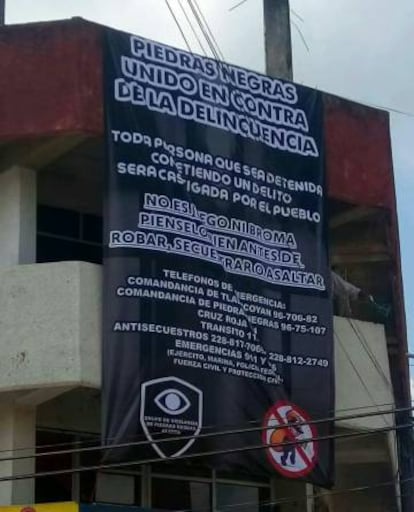 El cartel de las autodefensas de Piedras Negras.